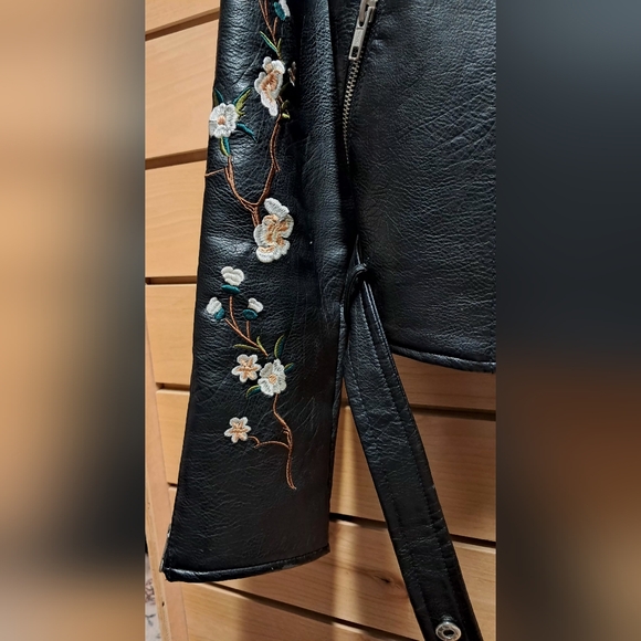 Romeo + Juliet Black Faux Leather Moto Jacket Size L - Picture 3 of 7